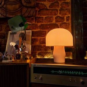 Mushroom Table Lamp – Aesthetic Bedroom Light,Home Office Decor, 3D Printed Modern Desk Lamp, Cozy Room Decor, Unique Gift for Her or Him