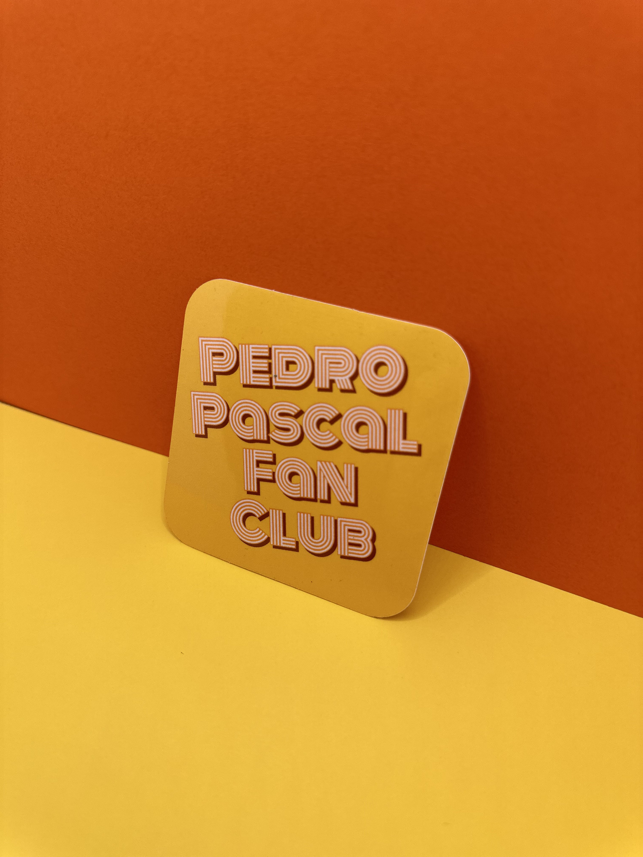 Sticker for Sale avec l'œuvre « Coffret Pedro Pascal Hot Ones » de  l'artiste iamwickedz