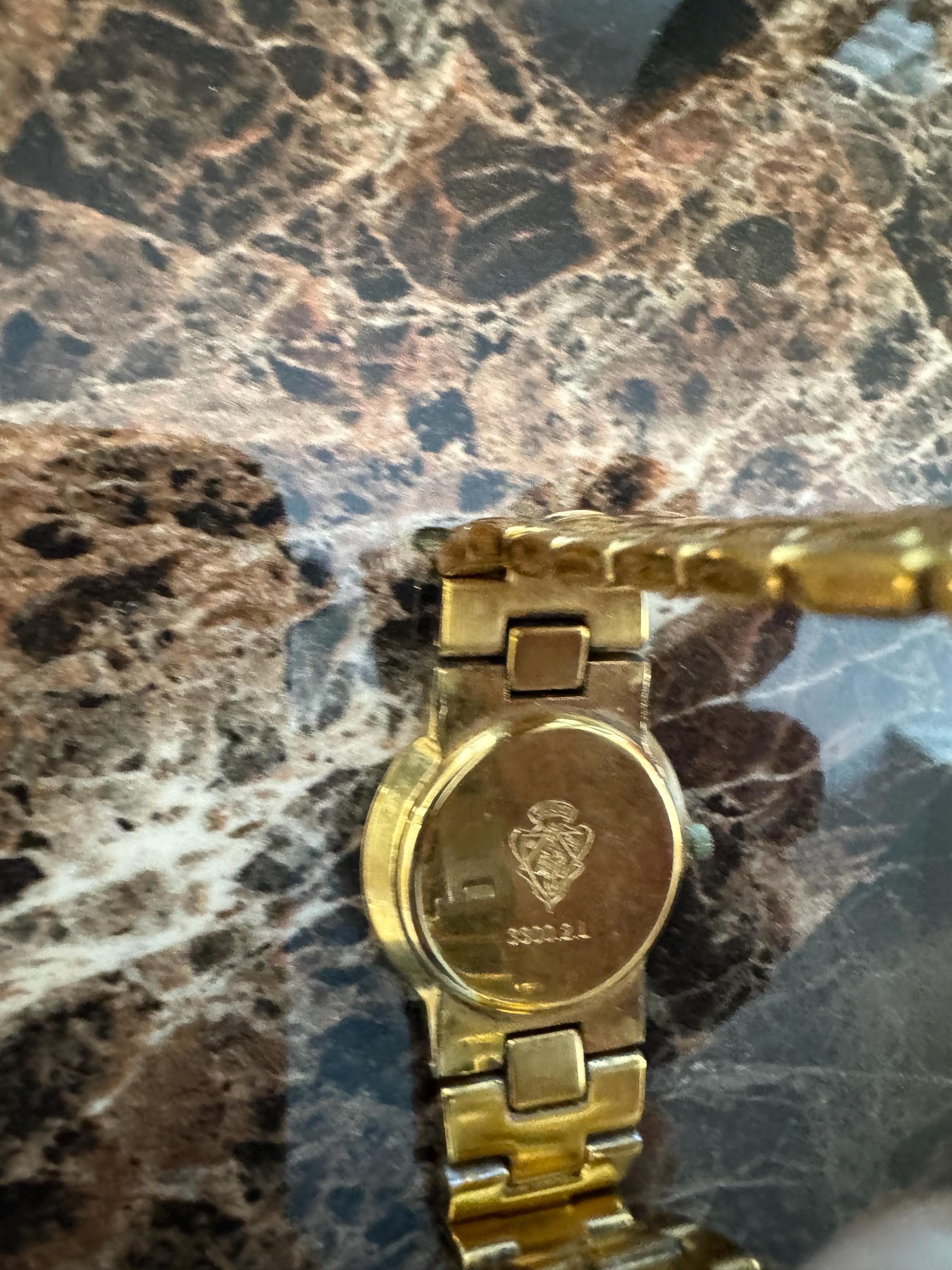 ビンテージ GUCCI 3300.L ゴールド /女性用腕時計 Gucci Vintage Classic 3300.2.L 18K Gold Plated Women's Watch