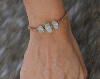 Echte macraméarmband van zeeglas: vakantiecadeaus oceaanliefhebber // beachy surfer girl-stijl