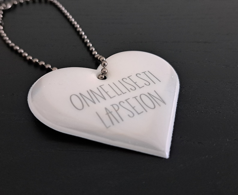 Onnellisesti lapseton - heijastin image 1