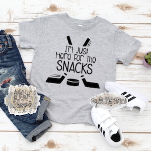 Je suis juste là pour les collations SVG / Hockey Snacks svg / Hockey Brother svg / Hockey Sister SVG / Ici pour les collations SVG / Hockey svg
