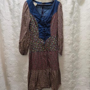Sukienka midi vintage J.J. & Company z kwiatowym patchworkiem i gorsetem z jeansu w stylu preriowym, nr 13