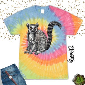 T-shirt tie-dye lémurien, T-shirt animal mignon, Cadeau pour amoureux des lémuriens, T-shirt zoologiste, T-shirt animal cool, T-shirt pour amoureux des animaux, T-shirt lémurien, T-shirt animal drôle image 1