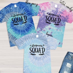 Maglietta tie-dye Sleepover Squad, regalo per lei, pigiama party per ragazze, maglietta delle migliori amiche, regalo per bambini, pigiama per le feste, maglietta delle amiche, regalo per un&#39;amica