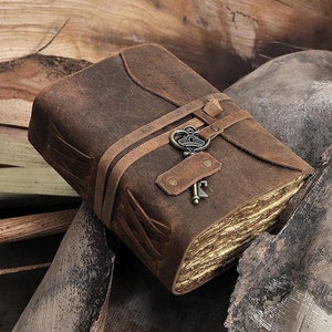 Diario in pelle vintage - Libro delle ombre con incantesimi vuoti, diario Grimorio, taccuino di viaggio, carta antica con bordo frastagliato e chiusura a chiave