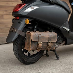 Borsa porta attrezzi da moto vintage in pelle marrone: borsa laterale in pelle di bufalo