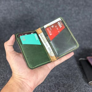 Personalisierte schlanke Brieftasche, Vatertagsgeschenk, minimalistischer Lederkartenhalter, bestes Geschenk für Männer
