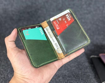 Carteira personalizada em couro legítimo: modelo dobrável fino para bolso frontal.
