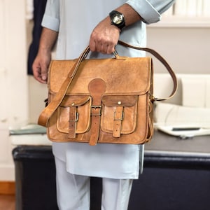 Porte-documents personnalisé en cuir pour ordinateur portable pour ordinateur portable, sac bandoulière pour ordinateur monogramme à bandoulière, cadeaux personnalisés pour garçons d'honneur