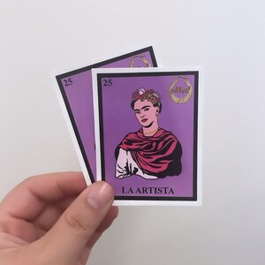 Pegatina de Lotería "La Artista" como Frida Kahlo / Homenaje a un ícono mexicano / Pegatina de vinilo para computadoras portátiles, botellas de agua y más