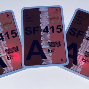 SF 415 holografische Muni Fast Pass-stickers | Op vintage geïnspireerde San Francisco-transitkunst | Vinylstickers voor laptops, waterflessen en meer
