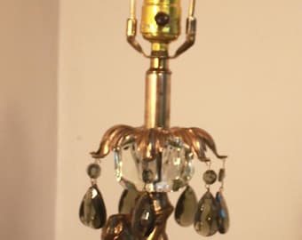 Lámpara italiana con querubín, cristales en forma de lágrima y base de mármol, circa 1960