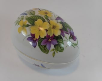 LIMOGES France porcelain egg - jewelry box - trinket box CIRCA 1970s