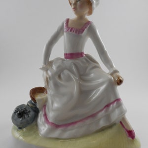 Royal Doulton The Nursery Rhymes Collection 1983 Little Miss Muffet