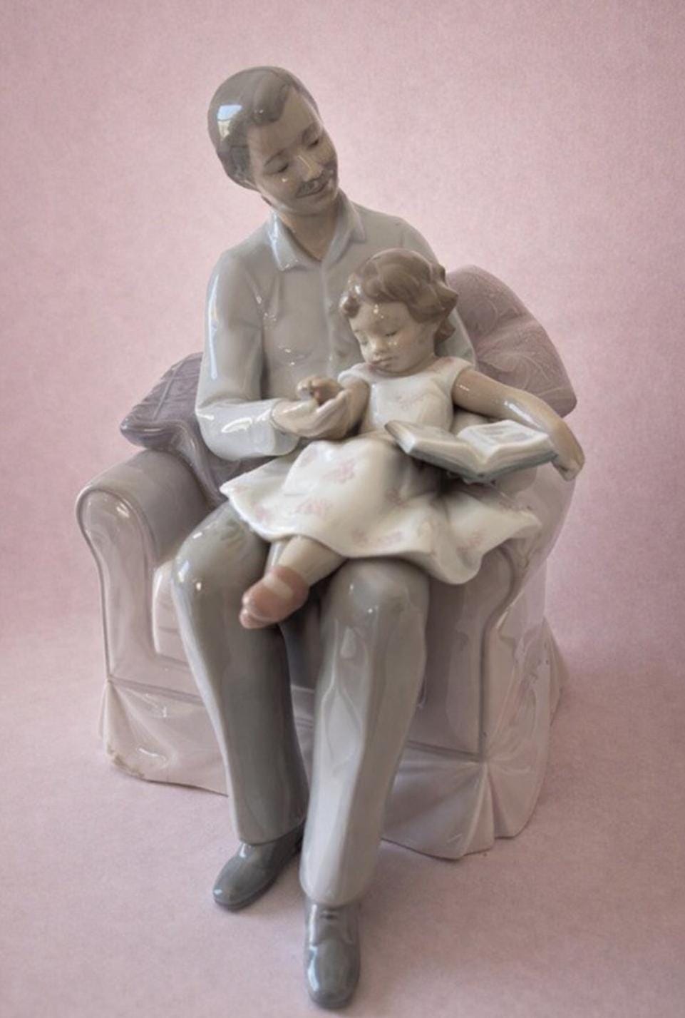 Child reading sculpture - Etsy 日本