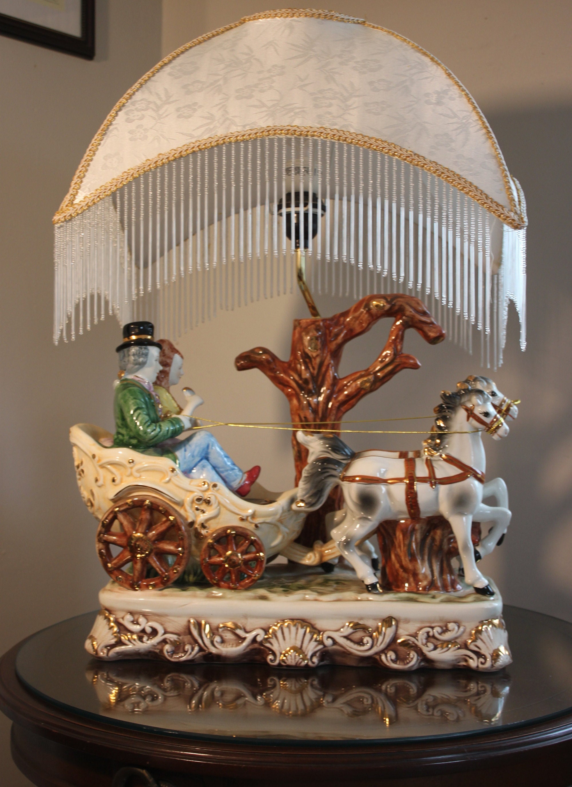 CAPODIMONTE Royal Carriage and Victorian Couple Lamp CIRCA 1960s