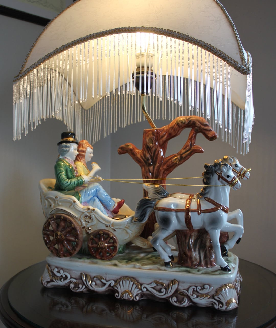 CAPODIMONTE Royal Carriage and Victorian Couple Lamp CIRCA 1960s