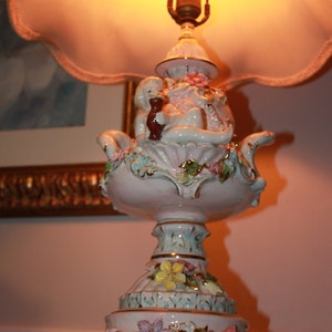 CAPODIMONTE Porcelain double handle floral cherubs table lamp CIRCA 1940s