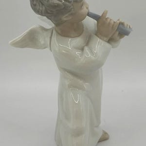 LLADRO Spain porcelain cherub Angel with flute figurine CIRCA 1970s