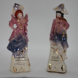 Beautiful Asian couple fine porcelain figurines CIRCA 1980s