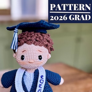 Graduation crochet, graduation amigurumi boy doll PATTERN PDF, DIY graduation gift for college boy, 2026 grad gift for high school graduate