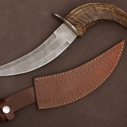 Custom Handmade Damascus Steel Hunting Knife ,Bowie Knife, Viking Knife, Top Selling Horn Handle with Genuine Leather shops Sheath