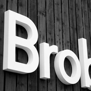 Letrero con logotipo 3D personalizado: letras impresas en 3D personalizadas en cualquier fuente, letras personalizables para letreros comerciales con logotipos y texto, opciones en negro o en color