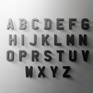 Letras/números 4D de 3 mm/5 mm para matrículas del Reino Unido, números de puertas y señales. Autoadhesivos, 3 mm de grosor, negro brillante/mate y blanco.