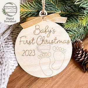 Primo ornamento natalizio del bambino SVG, file digitale, impronte, regalo per neonati, Glowforge, taglierina laser, download digitale, Natale minimalista
