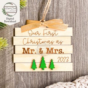 Premier Noël en tant que Mr et Mme ornement SVG, fichier numérique, mariage, jeunes mariés, Glowforge, mari et femme, découpeur laser, téléchargement numérique,