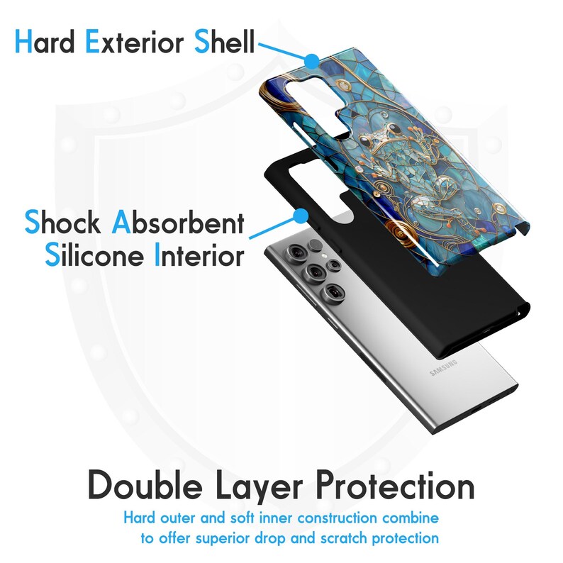 Peut inclure: Une coque de t&eacute;l&eacute;phone &agrave; double couche avec une coque ext&eacute;rieure dure et un int&eacute;rieur en silicone absorbant les chocs. La coque ext&eacute;rieure pr&eacute;sente un motif bleu et or avec une illustration de grenouille. Le texte "Double Layer Protection" est imprim&eacute; sous l'image.