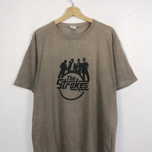 Camiseta rara con el logo grande de la banda The Strokes Y2K