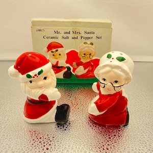 Mr. & Mrs. Santa Claus Ceramic Salt and Pepper Shaker
