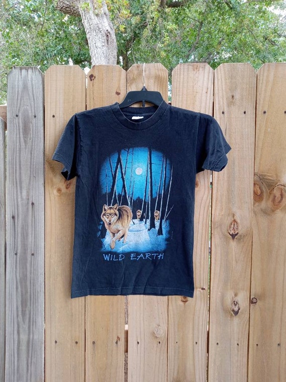 Vintage Wild Earth Wolves T-shirt