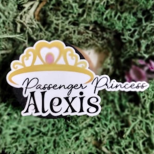 Benutzerdefinierte Name passagier Prinzessin Vinyl Aufkleber mit Tiara | Personalisierter Name | Auto-Aufkleber | Beifahrerseite Autoaufkleber | Krone |