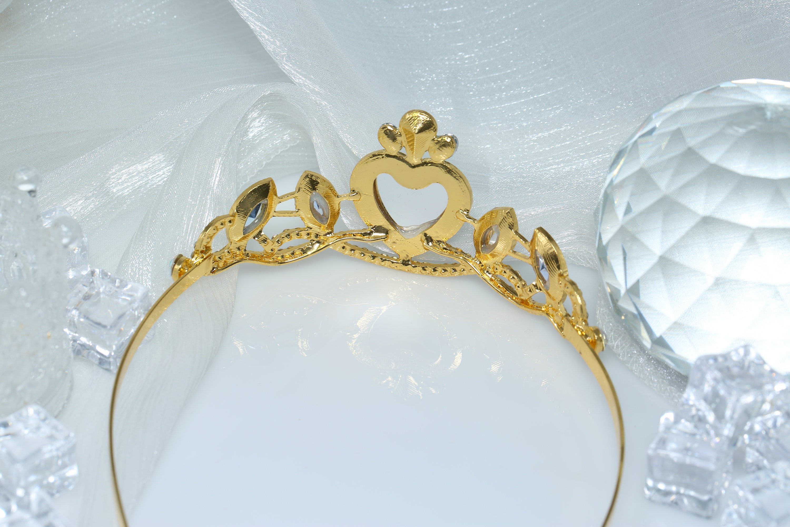 Diadema da principessa argentato con pietre rosse adulto