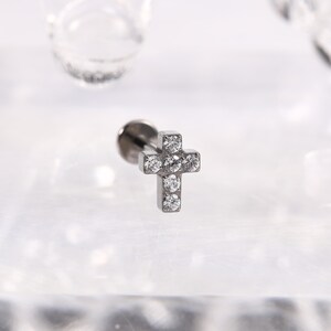 16G G23 チタン ラブレット スタッド リップ ピアス 内ネジ メデューサ リング 軟骨 モンロー ピアス ジュエリー CZ