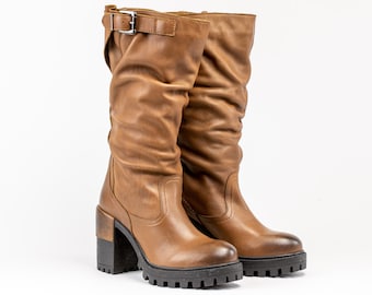 Botas altas de piel marrón, tacón cuadrado, diseño plegado, hechas a mano