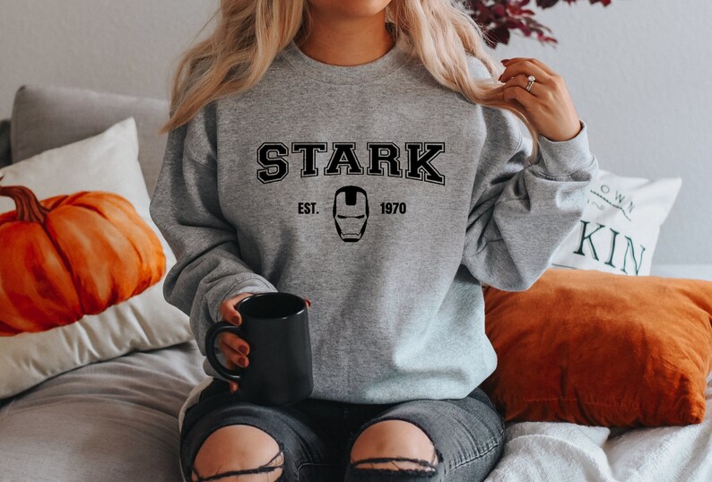Stark Industries Sweatshirt, Avengers Iron Man Est 1970 Apparel imagem 3