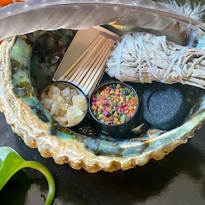 Abalone Smudging Kit for Purification and Harmony, Cleanse and Elevate with Our Complete Kit – Feather, Sage, Copal, and Three Kings Resin&quot;