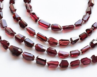 Tubi di granato sfaccettato da 8,5 pollici Perline di pietre preziose naturali per trapano centrale Filo / Da 11x9x11 a 10x7x4 MM / Perline di granato naturale