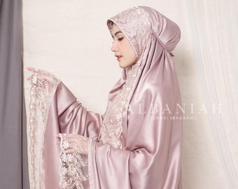 Zestaw modlitewny z jedwabnego aksamitu Mukena z koronkową lamówką