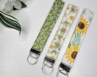 Floral Keychain Wristlet, Flower Fabric Key Fob, Girly Keychain, Fall Floral Keychain, Sunflower Keychain, Daisy Flowers Keychain