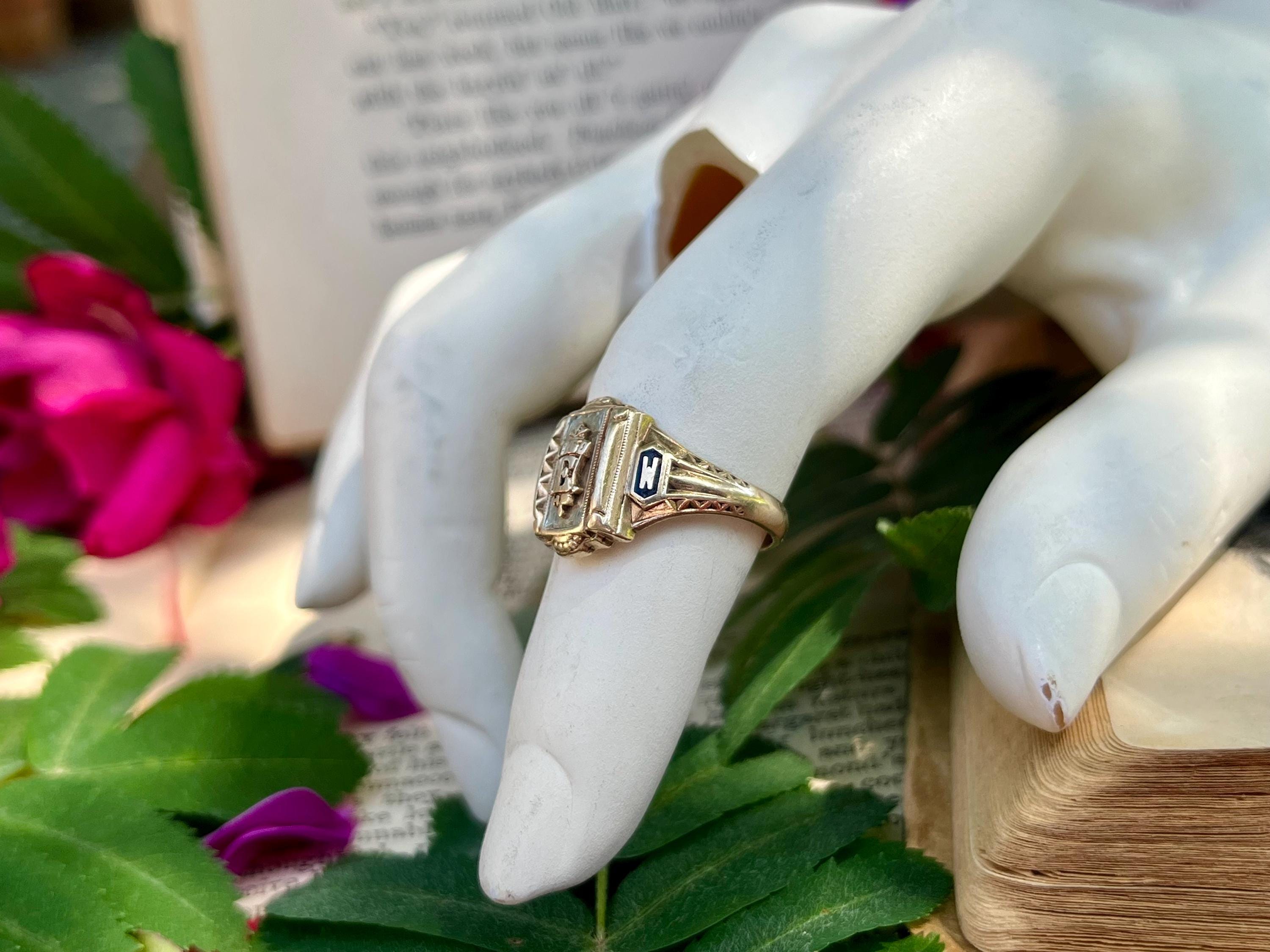 1960s college ring gold vantipue 19号 1960s college ring gold vantipue 19号