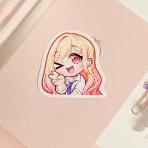 Adesivo de vinil M D D Marin Wink de 3" | Adesivo fofo de anime à prova d'água para garrafas de água, laptops, diários e muito mais | Adesivo de carro | Adesivo fofo para presente