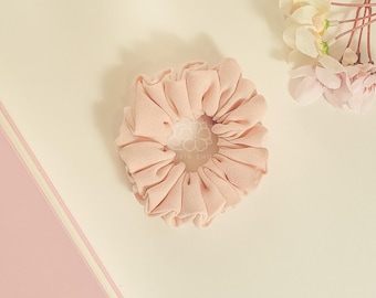 Coletero pequeño Sakura / Accesorio para el cabello rosa hecho a mano