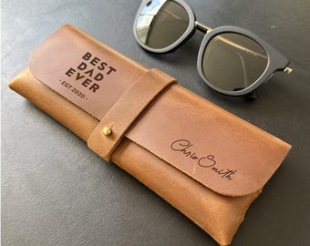 Personalisierte Leder Brillentasche, Sonnenbrillenetui mit individueller Gravur, Namenshalter für Papa