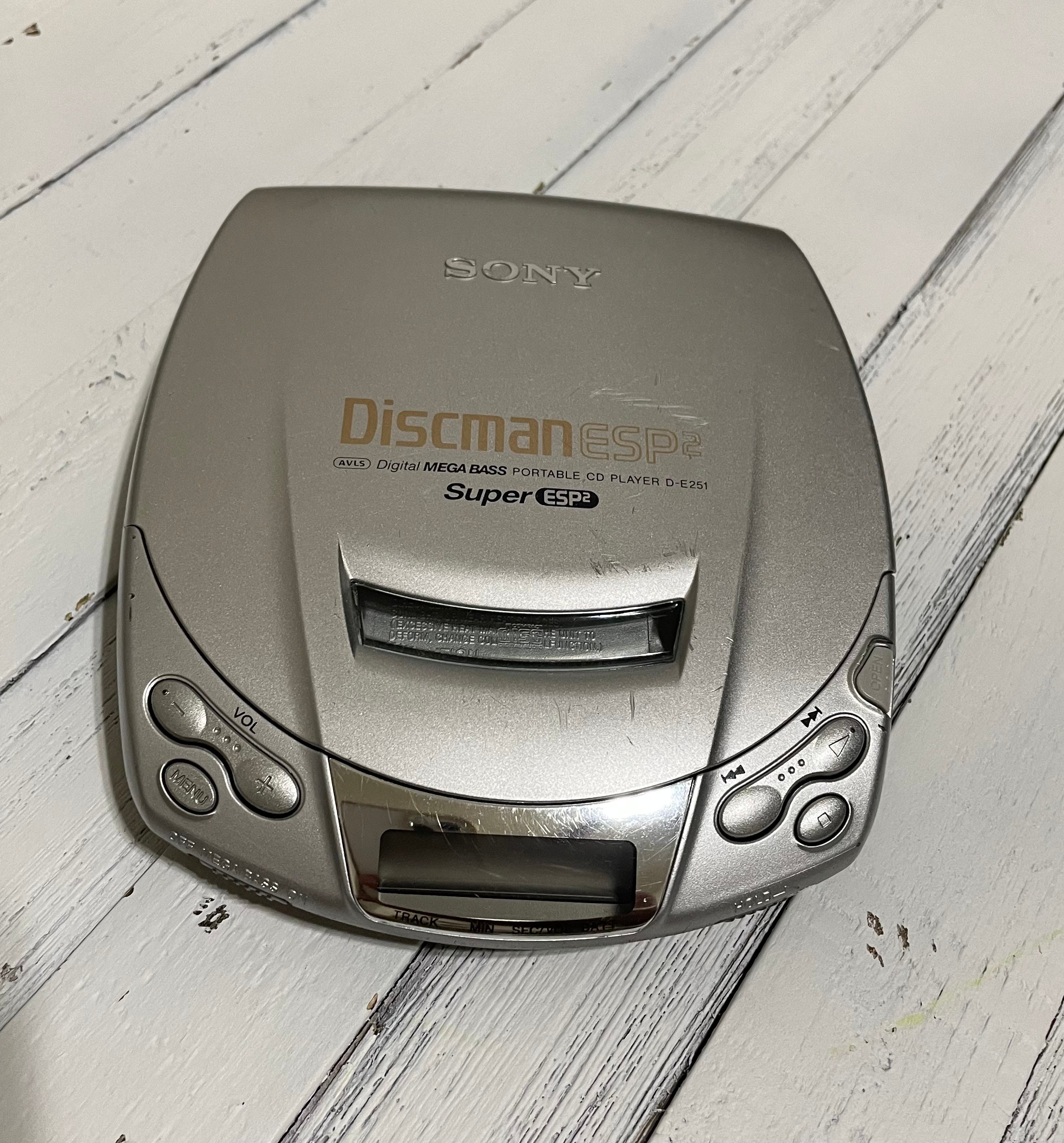 Sony discman esp2 digital mega bass d e251 portable cd player silver