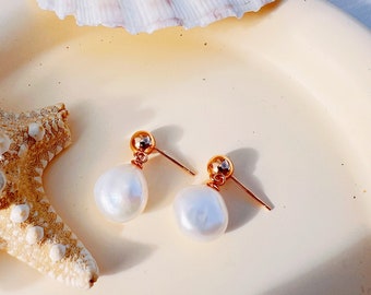 Pearl Drop Earrings, Pearl Tear Drop Earrings, Dangling Pearl Earrings, Gold Pearl Earring, Pearl Jewelry, Bridesmaid Earrings, Gift for Her